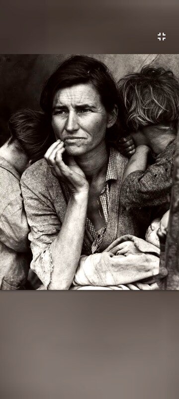 Thumbnail for Migrant Mother with her two kids in world war times